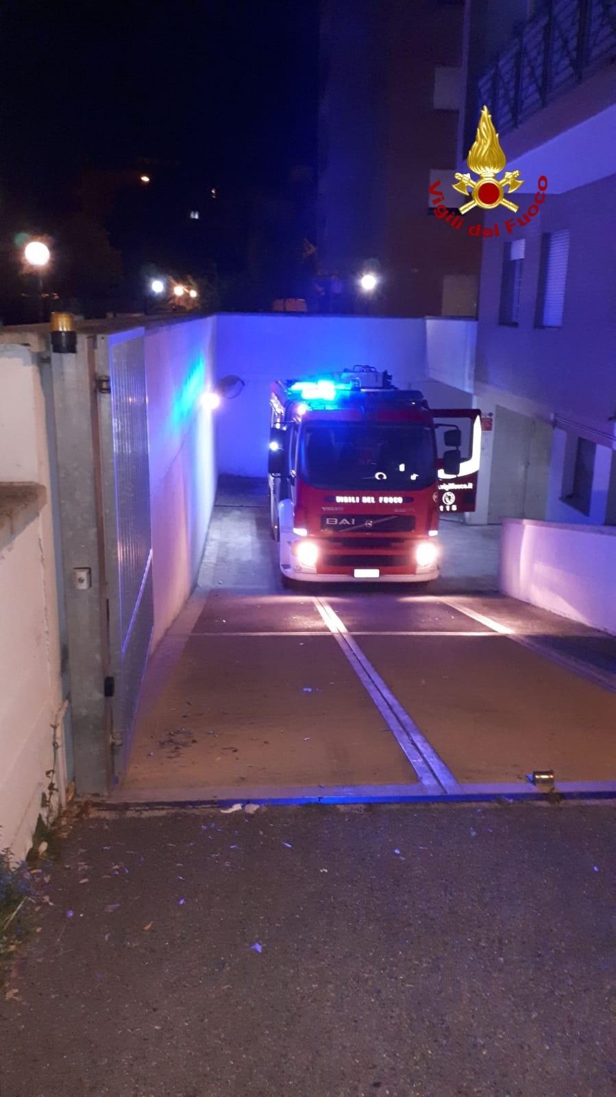 L'intervento dei vigili del fuoco in via Puccini