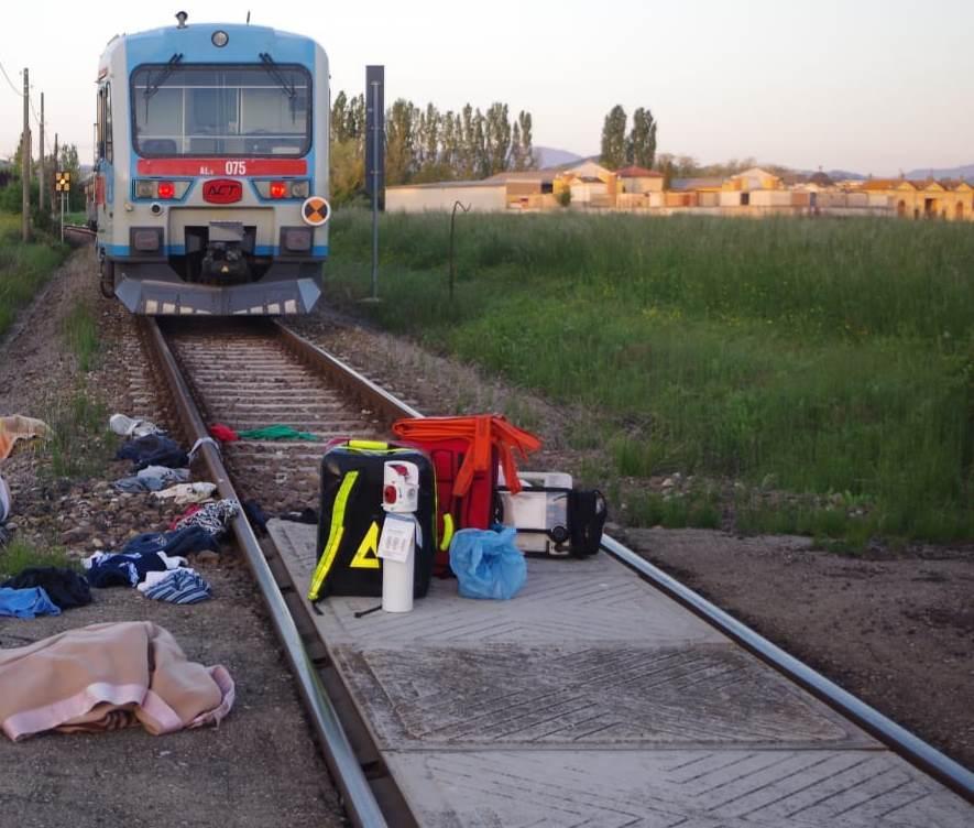 Bibbiano, dorme accanto ai binari: muore travolto dal treno 