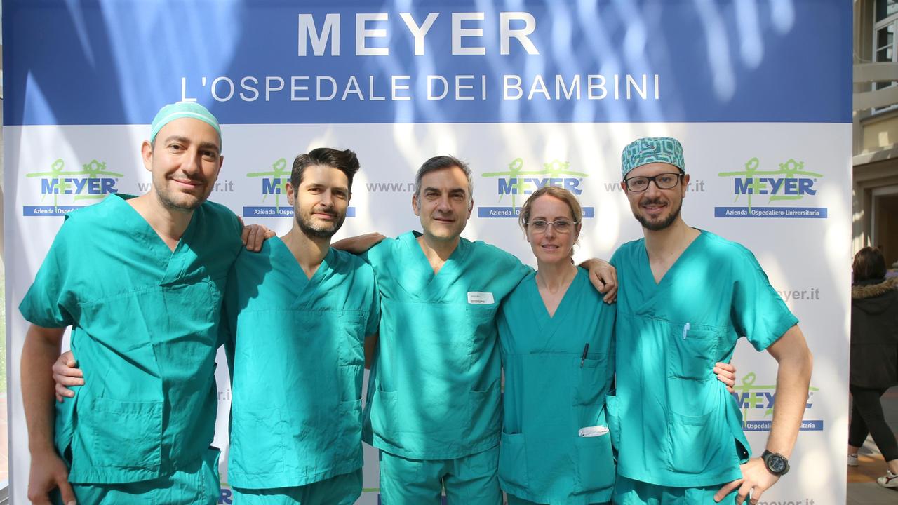 Il professor Morabito (al centro) e il suo team