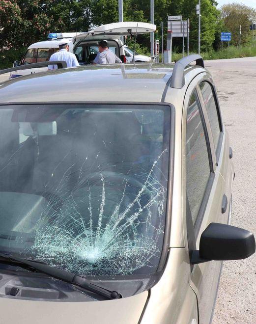 Ragazza investita sulle strisce pedonali. Ricoverata a Cona 