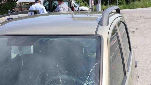 Ragazza investita sulle strisce pedonali. Ricoverata a Cona