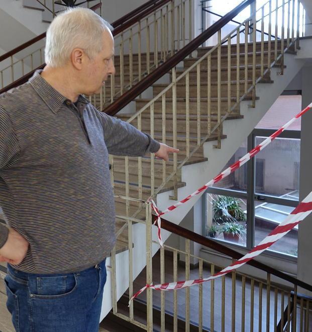 Ladri-vandali in quattro scuole «Rubato tutto» 