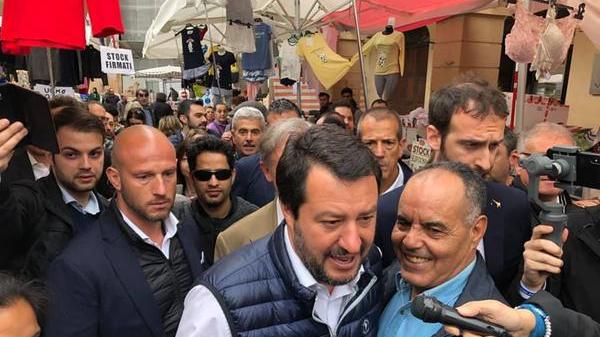 Il Ministro dell'Interno in Emilia, a Reggio Emilia sceglie il mercato