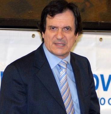 <b>IL LUTTO.</b> Il marito, Dino Seccarecci 