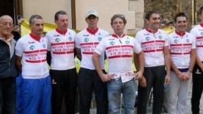 <b>PRESIDENTE</b> Beppe Malentacchi con i vincitori delle maglie provinciali mountain bike della Uisp