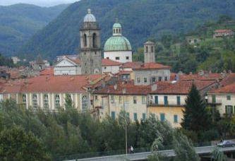 Jacopo Ferri e, sopra, Pontremoli 