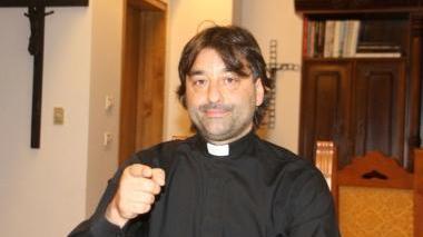 <strong>PADRE NIKE.</strong> Don Maurizio de Sanctis, parroco di Santa Rosa