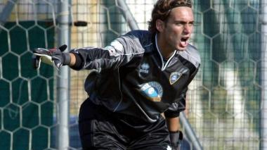 Mario Cassano durante una partita giocata con la maglia dell’Empoli nella stagione 2003/2004
