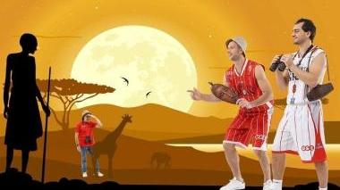 Due immagini tratte dal calendario del 2012 dell’Use Qui a sinistra i biancorossi vanno alla scoperta dell’Africa Nella foto a destra sono alle prese coi simboli di New York