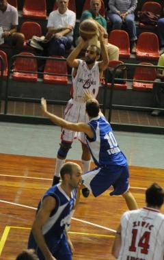 Andrea Barsanti al tiro 