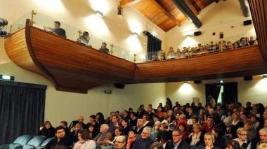 La platea del teatro Verdi di San Vincenzo
