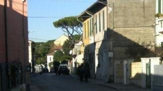 Il tratto di via Rook finalmente liberato dalla sosta selvaggia