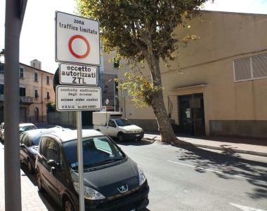 L’ingresso della ztl per arrivare in piazza Umberto
