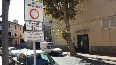 L’ingresso della ztl per arrivare in piazza Umberto