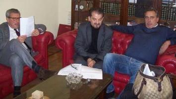 Da sinistra il segretario Salonia, l’assessore Grassi e il sindaco Cosimi