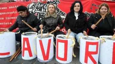 Una manifestazione in difesa delloccupazione 