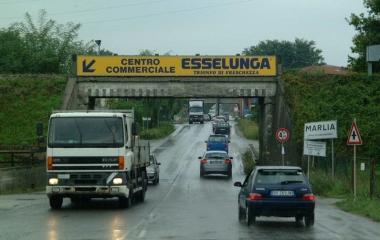 Il traffico in viale Europa a Marlia (Vip) 