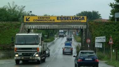 Il traffico in viale Europa a Marlia (Vip)