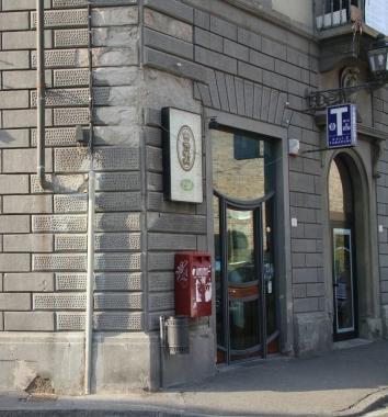 Il bar Imperatore &egrave; passato nelle mani dei cinesi 
