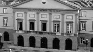 La facciata del Teatro del Giglio
