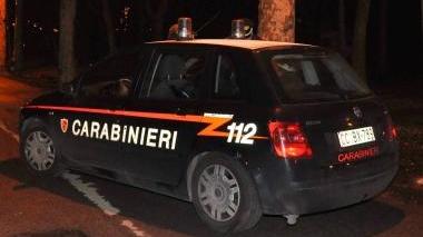 La macchina dei carabinieri a Rosignano
