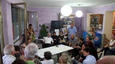 <b>IL COMITATO.</b> Una delle prime riunioni del comitato dei clienti