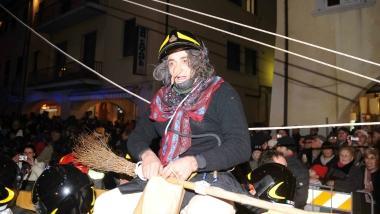 La Befana dei vigili del fuoco porterà aiuti alla pediatrica