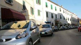 Un tratto di via Galileo Galilei nel centro di Piombino
