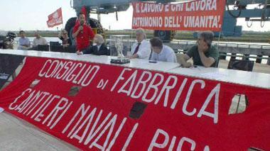 Brindisi in fabbrica per gli operai dei Cantieri Navali