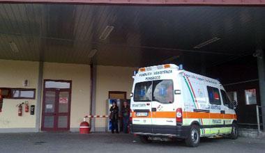 Esplode un petardo, giovane perde due falangi