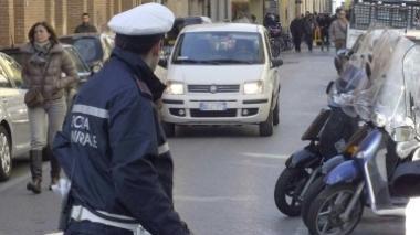 Due vigili al loro ultimo giorno di lavoro fermano un borseggiatore
