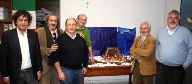 Presepe a Palazzo civico, foto di gruppo bipartisan