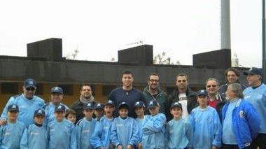 <b>NUOVE LEVE</b>. I bambini della scuola baseball con Alex Liddi