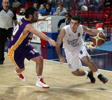 Il playmaker dello Sporting Club Alessandro Procacci &egrave; stato convocato con la nazionale under 18 che negli ultimi giorni del 2011 ha partecipato a un importante torneo in Spagna ed &egrave; andato a segno (11 e 8 punti) sia in semifinale che in finale 
