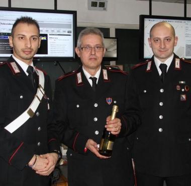In pagina il brindisi di fine anno di vigili del fuoco, volontari delle associazioni polizia municipale polizia carabinieri  
