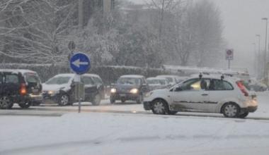 Catene o pneumatici da neve obbligatori anche sulle strade comunali