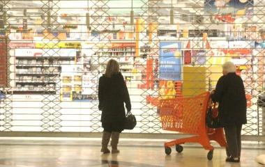 Ipercoop chiusa per l'inventario