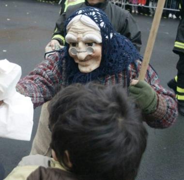 <b>BEFANA </b>in arrivo oggi a Pitigliano accolta da poeti in ottava e teatranti 