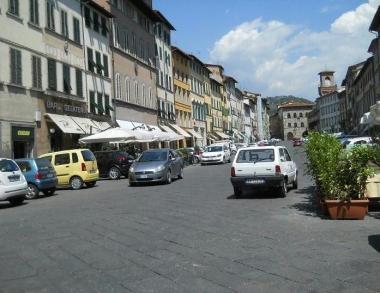 Piazza Mazzini punto strategico del commercio cittadino 