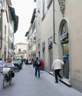 Uno scorcio di via Garibaldi     