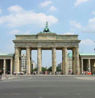 <strong>VIAGGIO SFUMATO.</strong> La porta di Brandeburgo a Berlino