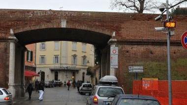 <strong>PORTA CORSICA. </strong>Il varco controllato da una telecamera per l’accesso alla ztl: sono state circa 4600 le multe