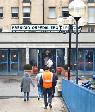 Lingresso dellospedale del Ceppo di Pistoia 