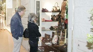 Deroghe contingentate alle aperture straordinarie di domenica