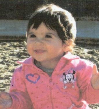 CIAO ELISA. Ti facciamo tantissimi auguri per il tuo primo compleanno. Mamma Cristina, babbo ...