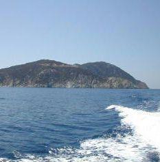 Uno scorcio di Gorgona dal mare 