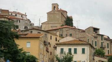 Uno scorcio di Santa Luce Il Comune dice no alla tassa di soggiorno