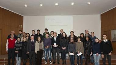 Il gruppo degli studenti premiati dalla Camera di Commercio