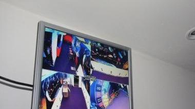 Due immagini della sala giochi di via Mazzini
