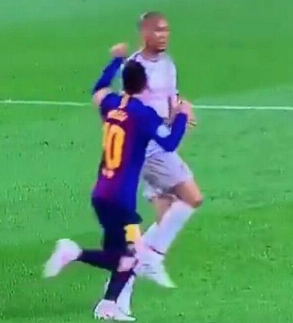 Messia blaugrana, il mondo ai suoi piedi Ma gli inglesi attaccano «Ora va squalificato» 